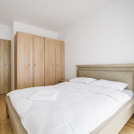 Sunny View 2 Bedroom Central Apartment أرادايا المظهر الخارجي الصورة