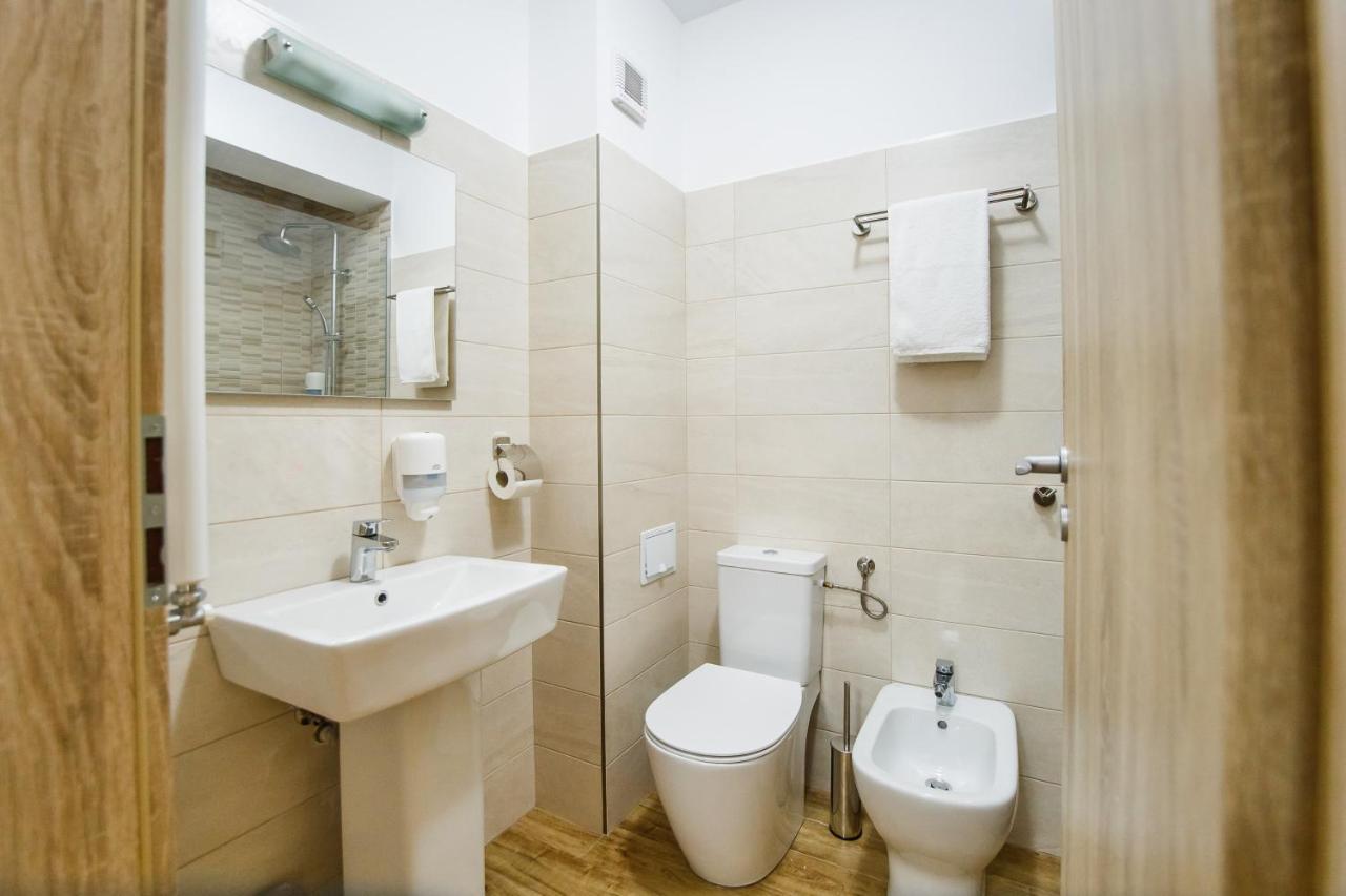 Sunny View 2 Bedroom Central Apartment أرادايا المظهر الخارجي الصورة