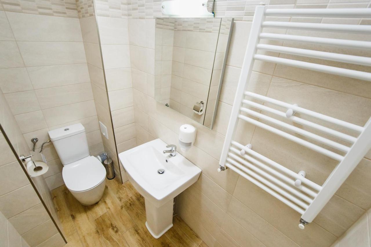 Sunny View 2 Bedroom Central Apartment أرادايا المظهر الخارجي الصورة