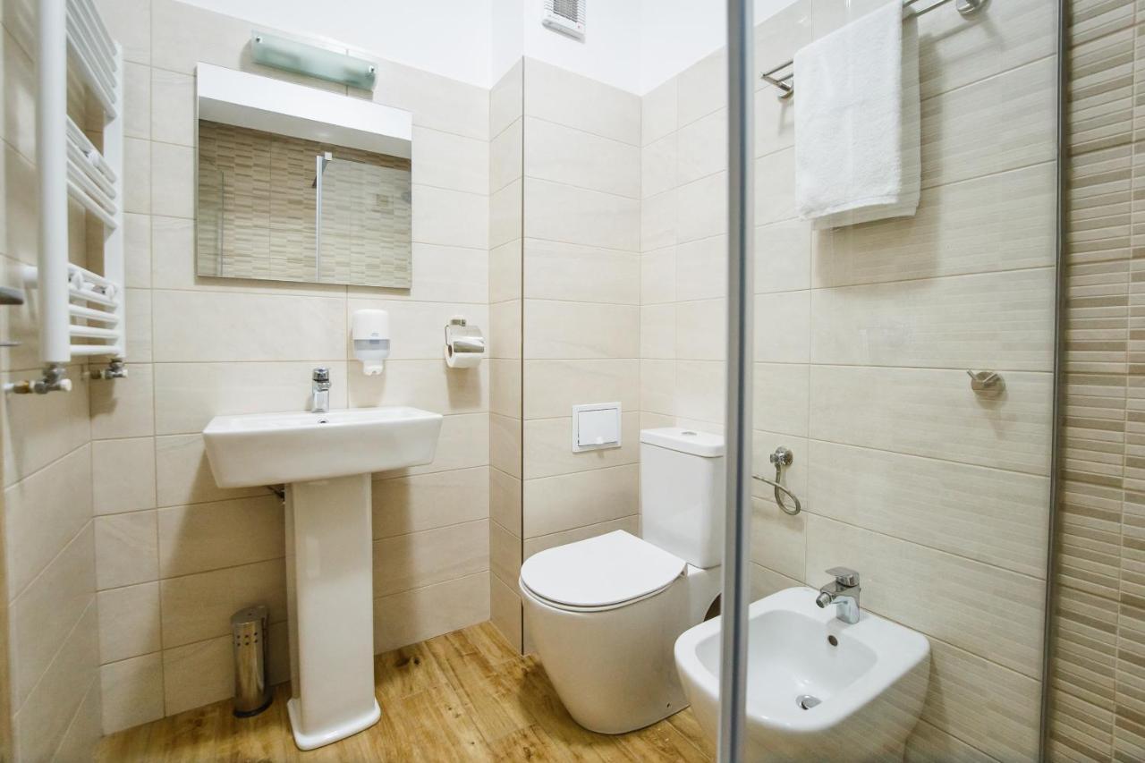 Sunny View 2 Bedroom Central Apartment أرادايا المظهر الخارجي الصورة