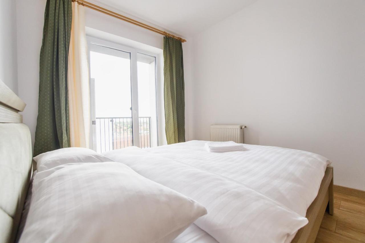 Sunny View 2 Bedroom Central Apartment أرادايا المظهر الخارجي الصورة
